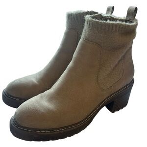 SM New York Vanna Ankle Fuzzy Cashmir Booties in Light Beige Women’s Size 7.5